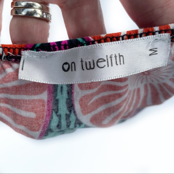 On Twelfth Flowy Halter Top M - Picture 3 of 4